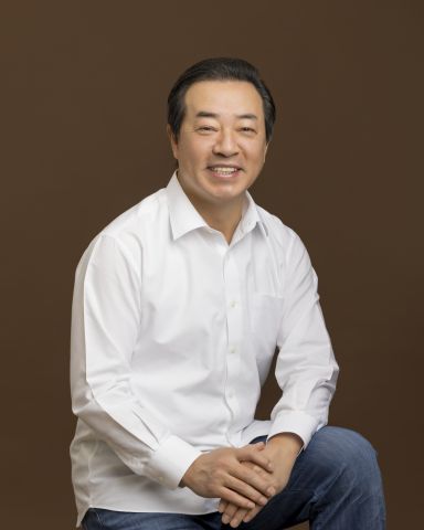 F8_EC2_9002_이용호1_무배경.jpg